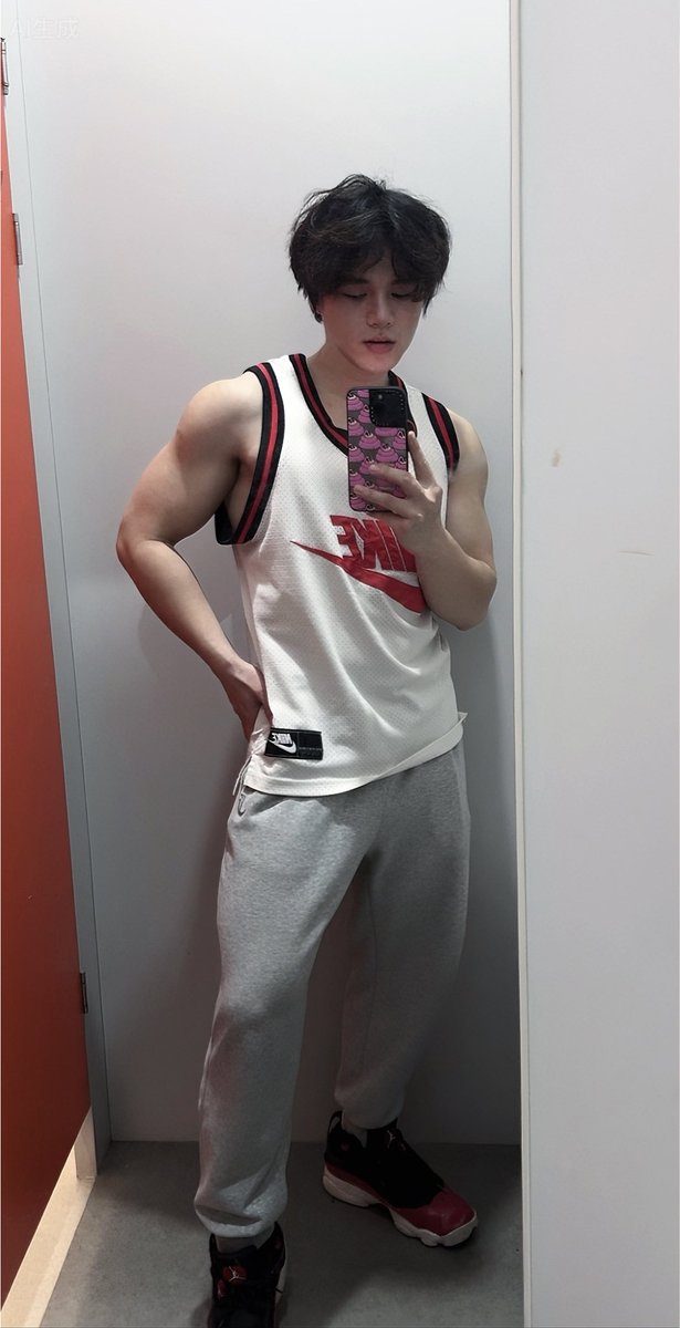 那里很好文老师 tweet media