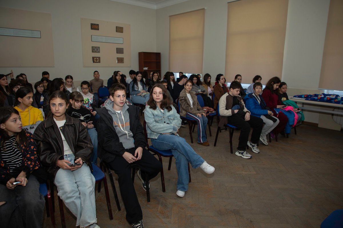 unicefgeorgia's tweet image. Were Oliver Twist’s rights violated? How did Scout Finch voice her opinion? These and more were discussed at @bsubatumi as kids explored child rights in literature with UNICEF and @euingeorgia. Thanks to #Bookshelf for the engaging activities!