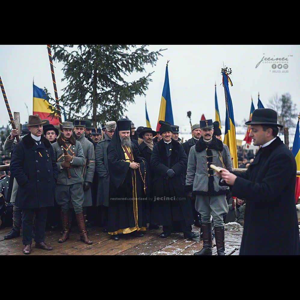 jecinci's tweet image. La multi ani! 
#colorized #restored #enhanced #refreshed #edited
#Romania #ZiuaNationalaARomaniei
&quot;Cetirea hotărârei constituantei în Alba-Iulia la 1 Decemvrie n. 1918 din partea P. S. S. episcopul Gherlei Dr. Iuliu Hossu, când se hotărește unirea tuturor Românilor.&quot;