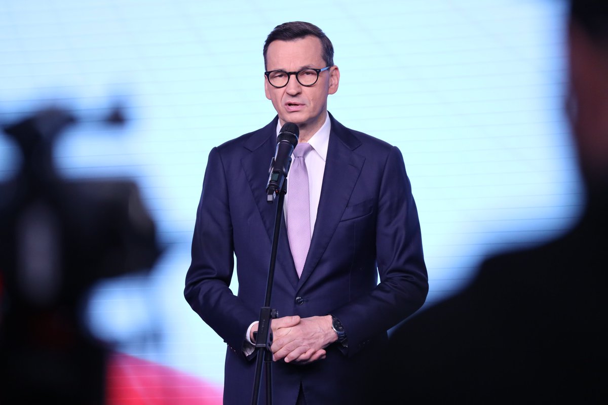 💬 Wiceprezes PiS <a href="/MorawieckiM/">Mateusz Morawiecki</a>: Wyrok TSUE głęboko ingeruje w sprawy państw członkowskich. Ten wyrok jest niezwykle kluczowy dla funkcjonowania polskich rodzin. Nakazuje państwom członkowskim uznanie małżeństw homoseksualnych zawieranych w innych krajach UE. Nie może być na to