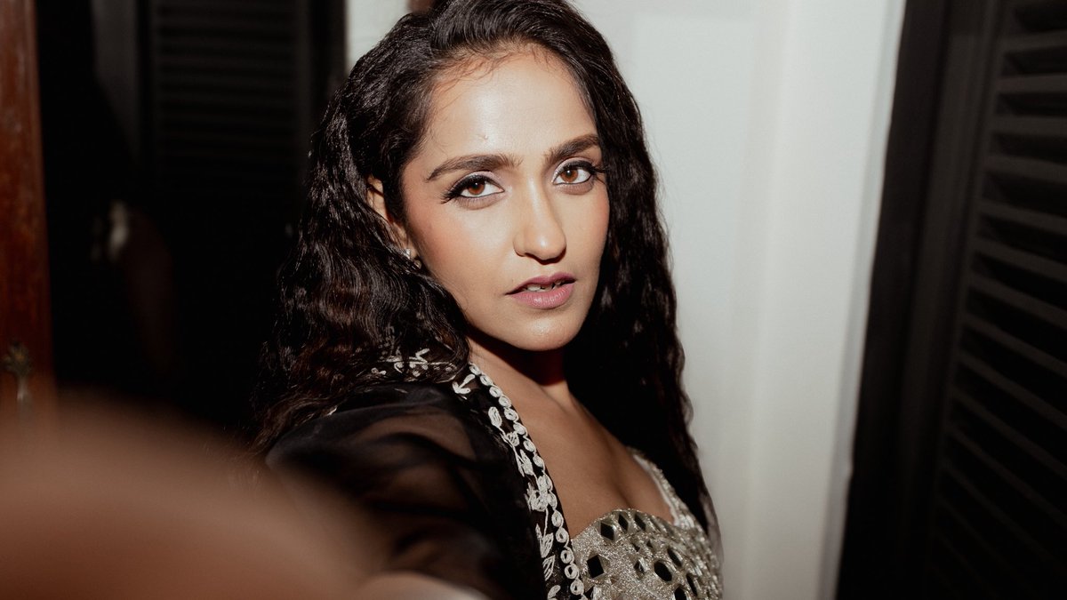 Asees Kaur tweet media
