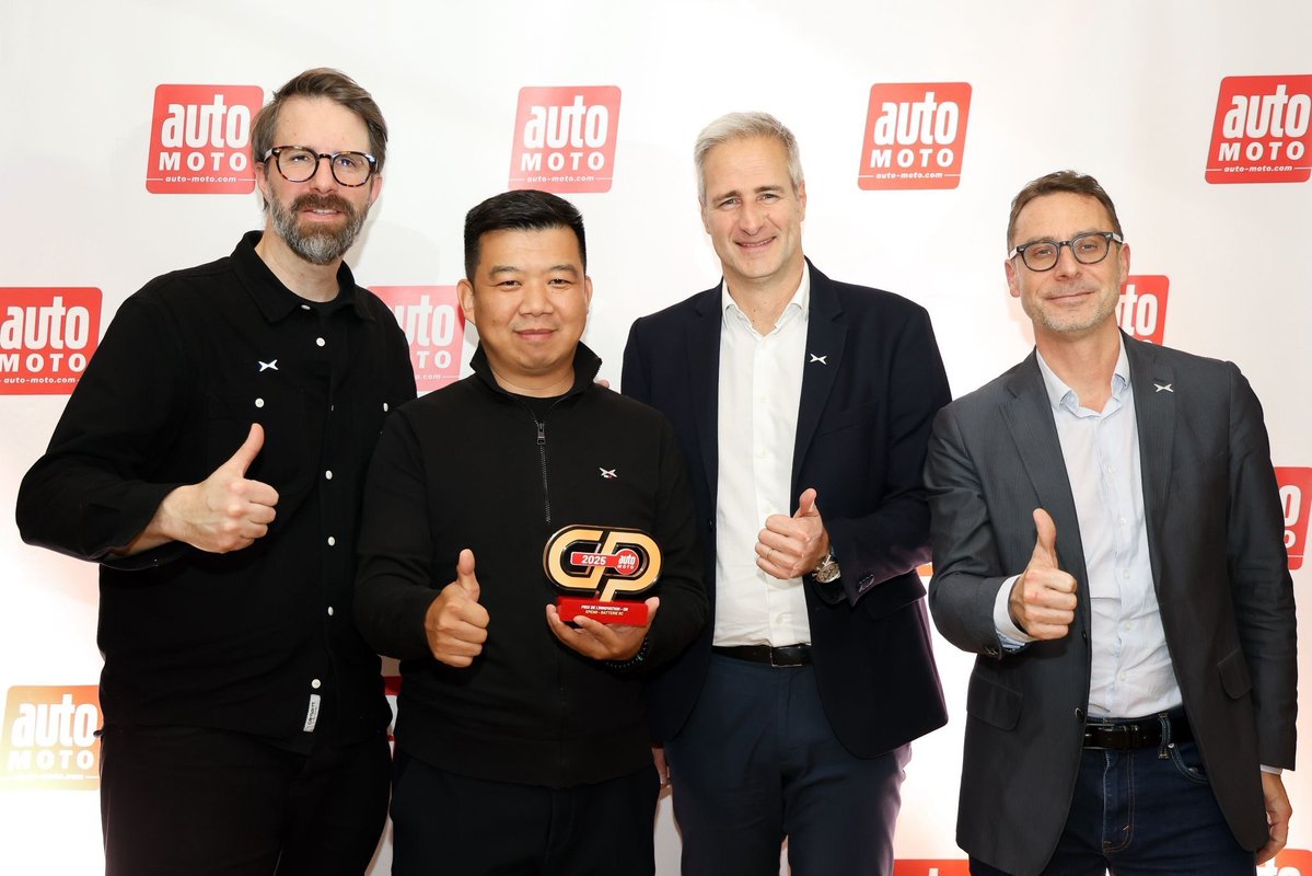 XPengMotors's tweet image. XPENG wins the 2025 Gold Innovation Prize!🏆
Awarded by Auto Moto magazine, this prize recognizes our 5C ultra-fast charging technology - delivering 10% to 80% in just 12 minutes.  
$XPEV
