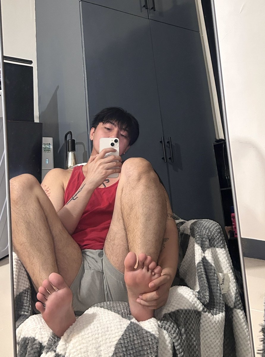 arciexarcie's tweet image. feet