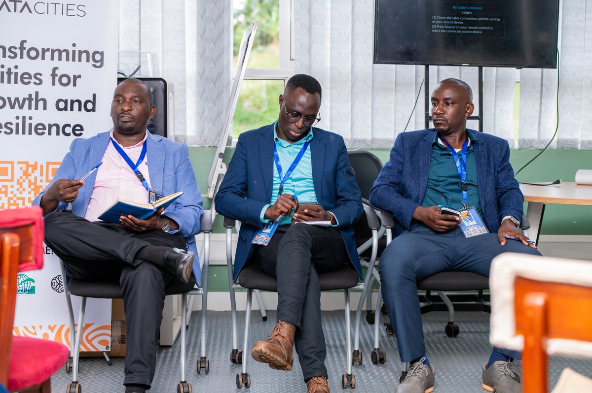 This #PictureMonday highlights our session at #DataFestAfrica2025, where we engaged leaders from <a href="/jinjacity/">Jinja City Uganda</a> and <a href="/FortPortalCity1/">Fort Portal City</a> on using data to boost revenue and improve service delivery.

#UrbanInnovation #Data