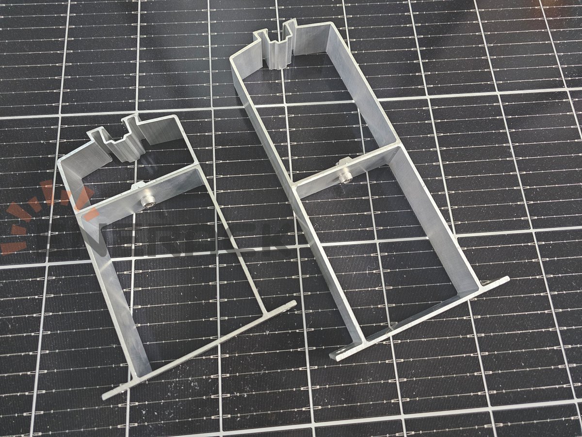 Enerack1's tweet photo. Welcome the sunny December. Ballasted-Ult East-West integrated rear leg system.
https://t.co/q1z34BpE42
#Enerack #Solarmounting #Solarracking #PVmounting #PVStructure #Solarbracket #Ballasted #Ballastedsolarmountingsystem #Flatroofsolarmountsystem #EastWestballastedsystems https://t.co/vKkPBzGaGS