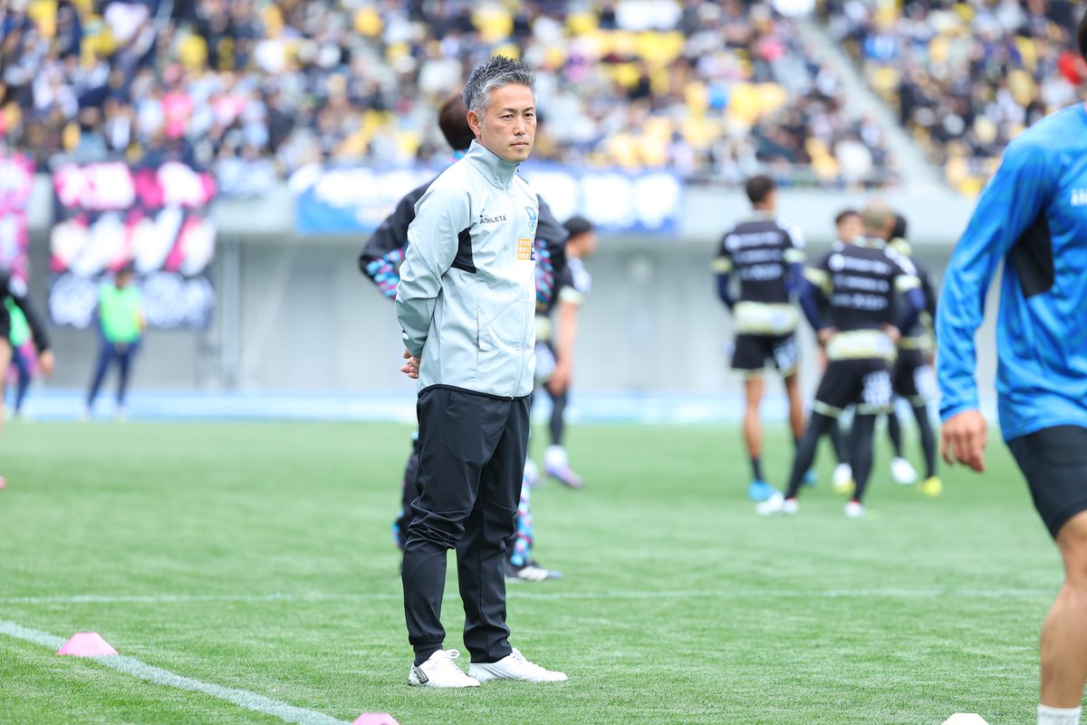 【トップチーム】
この度、​​​​兼村憲周コーチが2025シーズンをもって退任することとなりましたので、お知らせいたします。

コメント等の詳細については、
下記よりご確認ください📱
tochigisc.jp/news/1309

共に戦ってくださりありがとうございました🟡🔵

#栃木ＳＣ