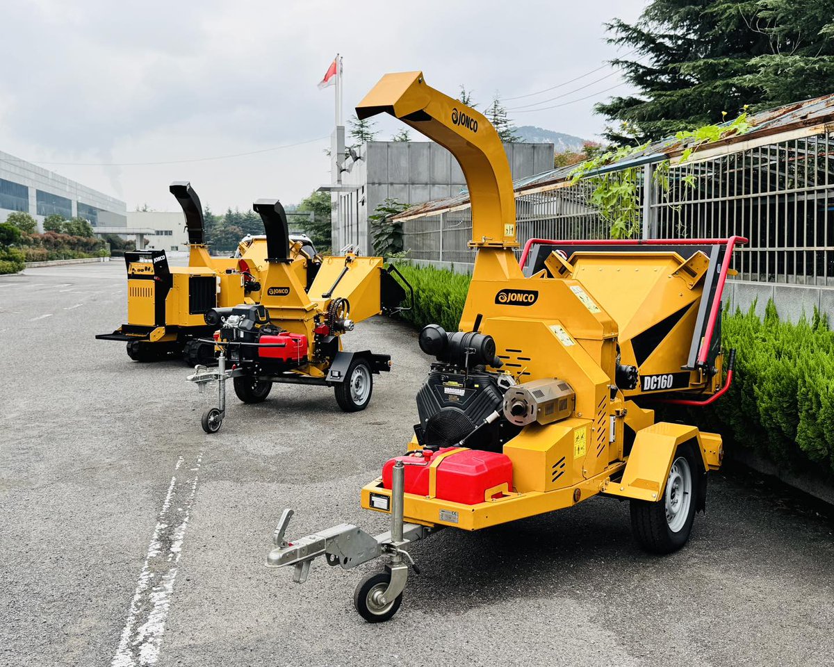 pearltosky1989's tweet image. Productivity that speaks for itself.

Professional jobs deserve professional machines. 🔥🌿

#Jonco #WoodChipper #TreeWork #LandscapingLife #ForestryMachinery #ChipperPower #ArboristGear #GroundCrew #WoodProcessing #worksmart #chipper #rental #arborist #landscaper #reals