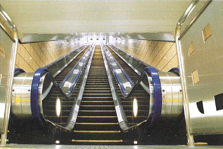 JRTT_PR's tweet image. 🗓️今日はなんの日❓

12/1は #JRTT が建設した #りんかい線（臨海副都心線）の開業23周年になります🎊

りんかい線は区間を2期に分けて工事し、天王洲アイル・大崎間の完成をもって全線開業になりました✨

大井町駅に設置されたエスカレーターは当時の鉄道駅最長を誇る全長53mです❗️