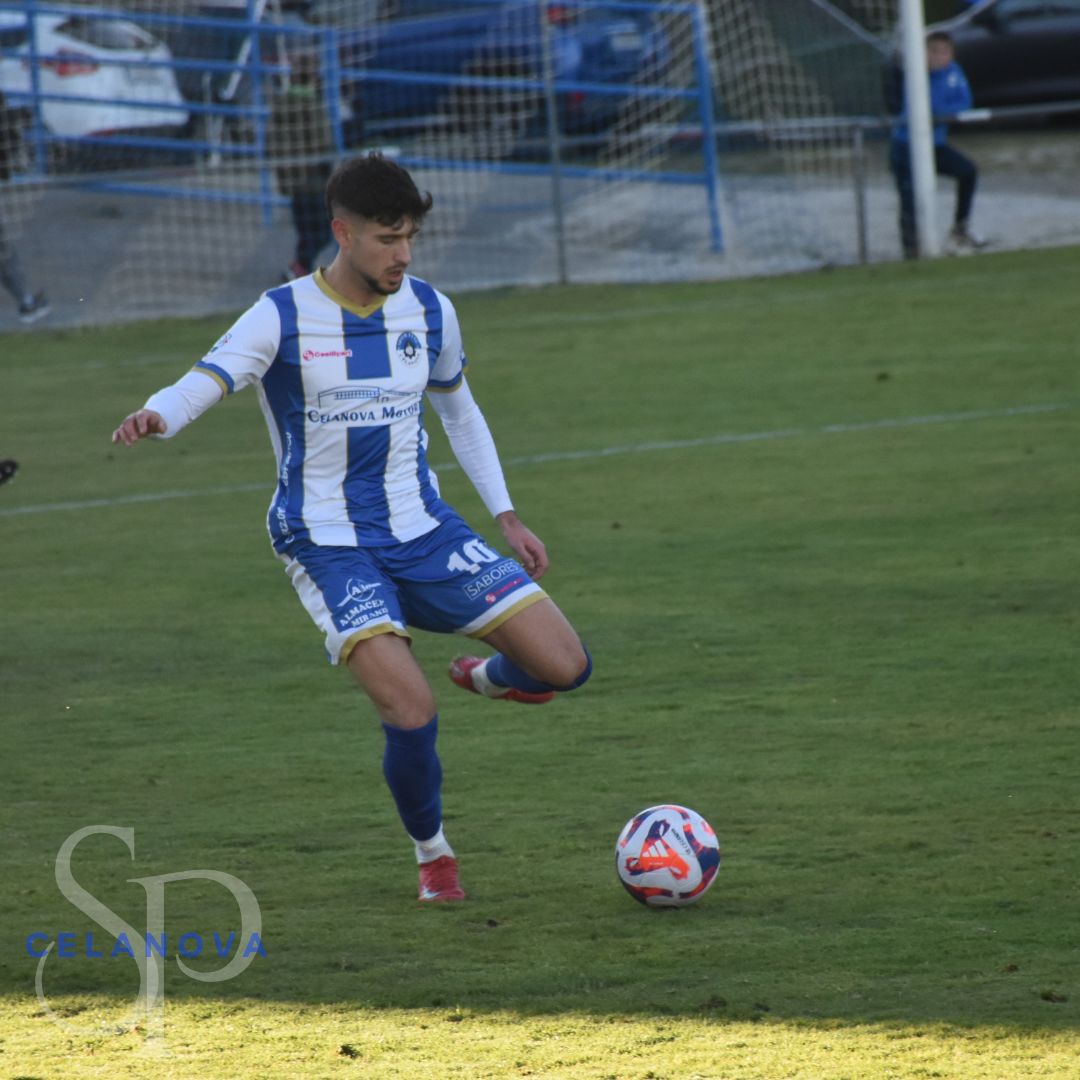 📷 Máis fotos do partido disputado en San Rosendo entre o Sporting Celanova e o Atl. Arnoia. Diferentes momentos do encontro recollidos en imaxes. ⚽🔵⚪ #imossporting #corazonazulebranco💙🤍