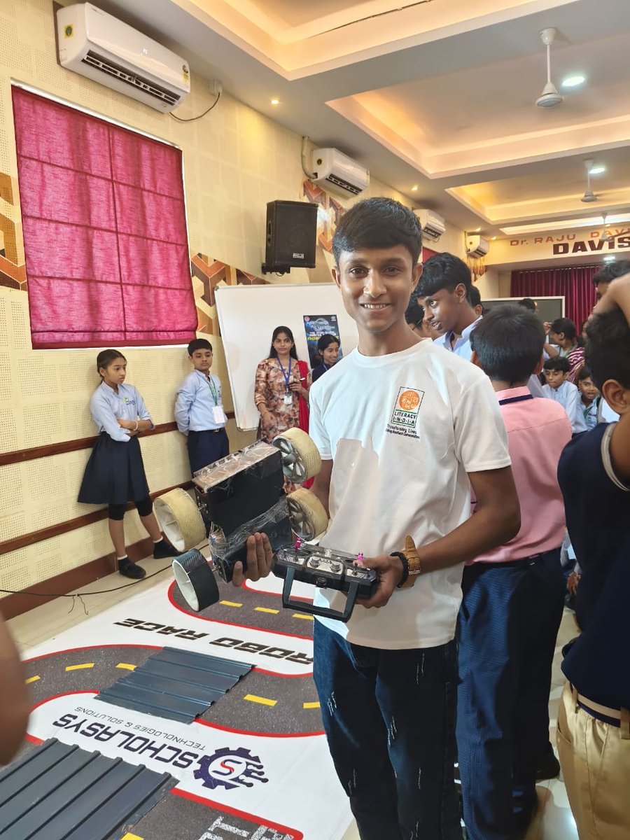LiteracyIndia's tweet image. On the arena floor, they shared tools, fixed wiring, and solved problems with other teams. English served as a bridge between Hindi and Malayalam as children discussed sensors, code, and strategy together.
From basic literacy to robotics—children are now building India’s tech…