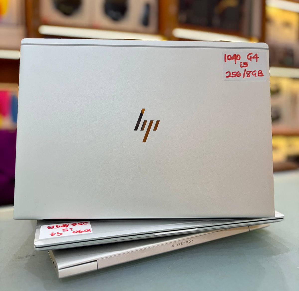 dapz_gadgets's tweet photo. Selling  Fast💨🔥

*HP ELITEBOOK 1040 G4 || Core i5@2.6GHz || 256/8gb || 14” || Backlight || Type-C Port || HDMI || Face ID//Fingerprint || SIM Port || TOUCH || 7TH GEN*

Price: #380,000

8b Otigba Street, Computer Village, Ikeja, Lagos. Dm 08137066221

Nationwide Delivery 📦 https://t.co/3vipaIG22S