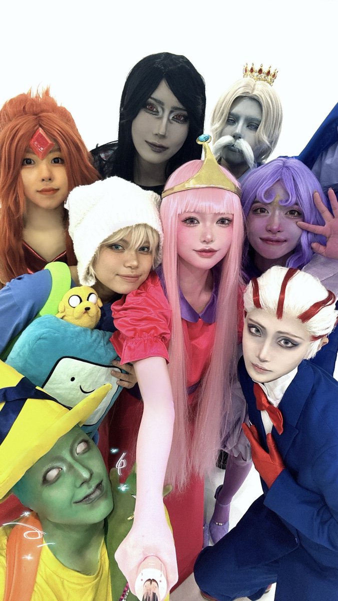 cosplay / Adventure Time 

念願のアドベンチャータイム併せ🗡️
この人数のATファンが集まって撮影ができたこと、本当に幸せでした…
皆さん是非ATを見てください！世界変わります。

#冒険の時間1130