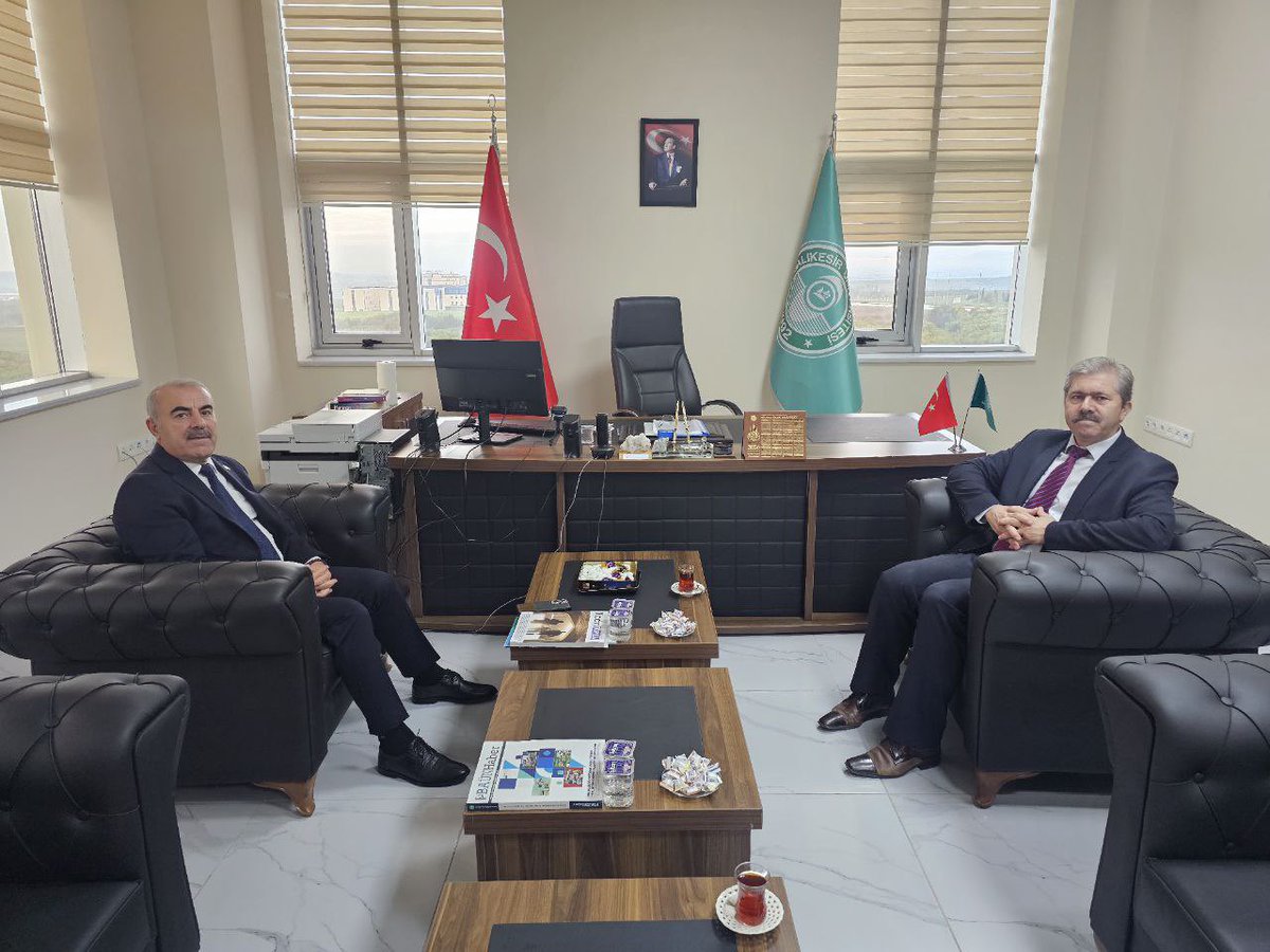 📌 Veda Ziyareti

İl Millî Eğitim Müdürümüz Murat Demir, Balıkesir Üniversitesi İlahiyat Fakültesi Dekanı Prof. Dr. Mehmet Özkan’a veda ziyaretinde bulundu.

🤝 Ziyarette, İlahiyat Fakültesi ile bugüne kadar yürütülen iş birlikleri, projeler ve eğitime verdikleri kıymetli