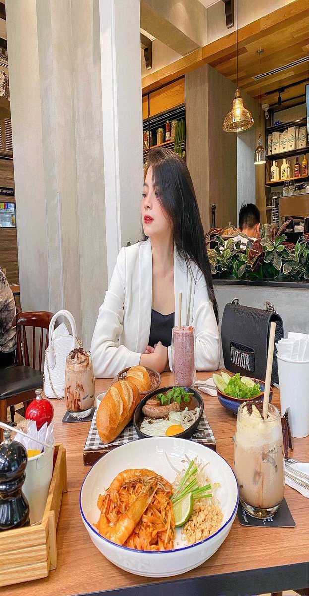 Eleanor Griffith tweet media