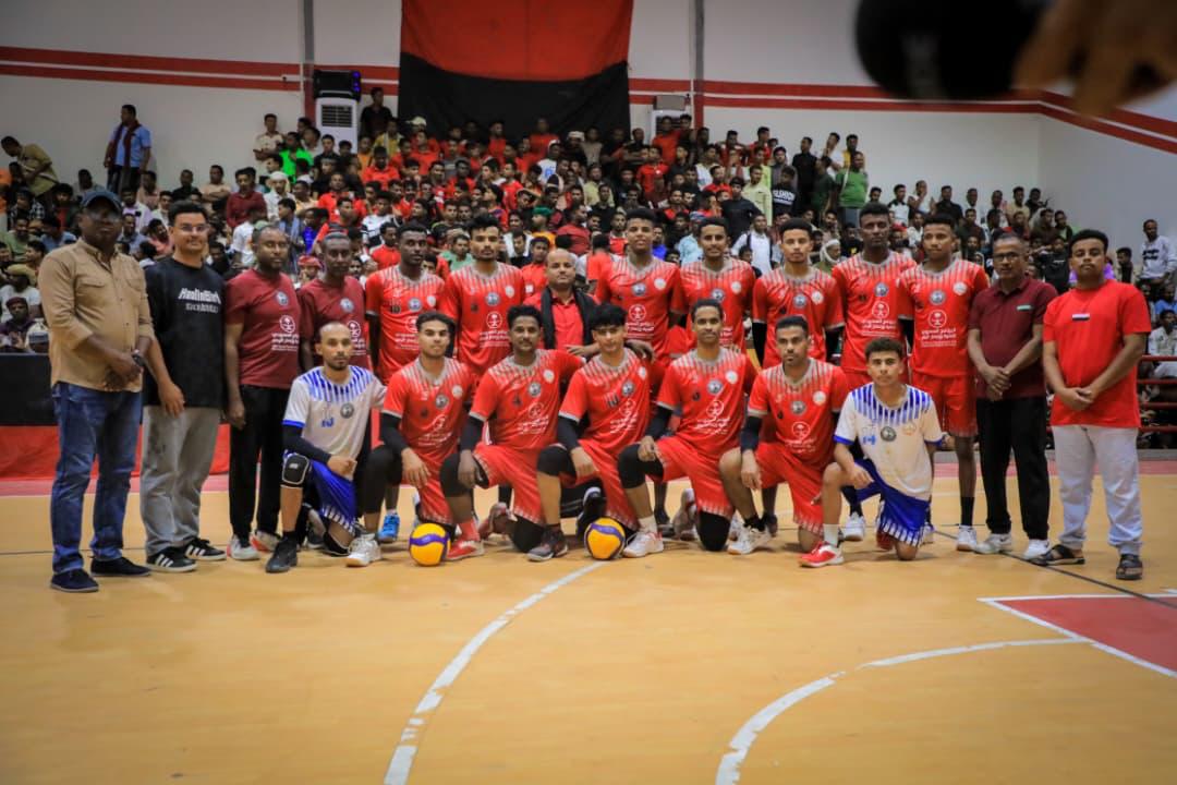 SaudiDRPY's tweet image. انتهت أولى بطولات مبادرة البرنامج الرياضي (الرياضة من أجل التنمية) المقدمة من #البرنامج_السعودي_لتنمية_وإعمار_اليمن في #المكلا بمحافظة #حضرموت لكرة الطائرة، حيث يعمل البرنامج على تمكين الشباب في المجالات الرياضية المتعددة وتنشيط حراك المؤسسات الرياضية اليمنية وتنمية المواهب…