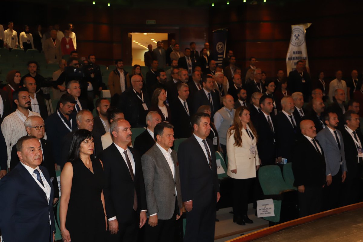 Eskişehir’de düzenlenen”Eskişehir Maden Potansiyeli ve Değerlendirilmesi” konulu  Çalıştayı başarıyla tamamladık.
Madencilik sektörümüzün geleceğini konuştuğumuz çözüm odaklı bir çalıştay oldu.

Birlikte ürettikçe, birlikte güçlendikçe daha güçlü bir maden sektörü inşa edeceğiz.