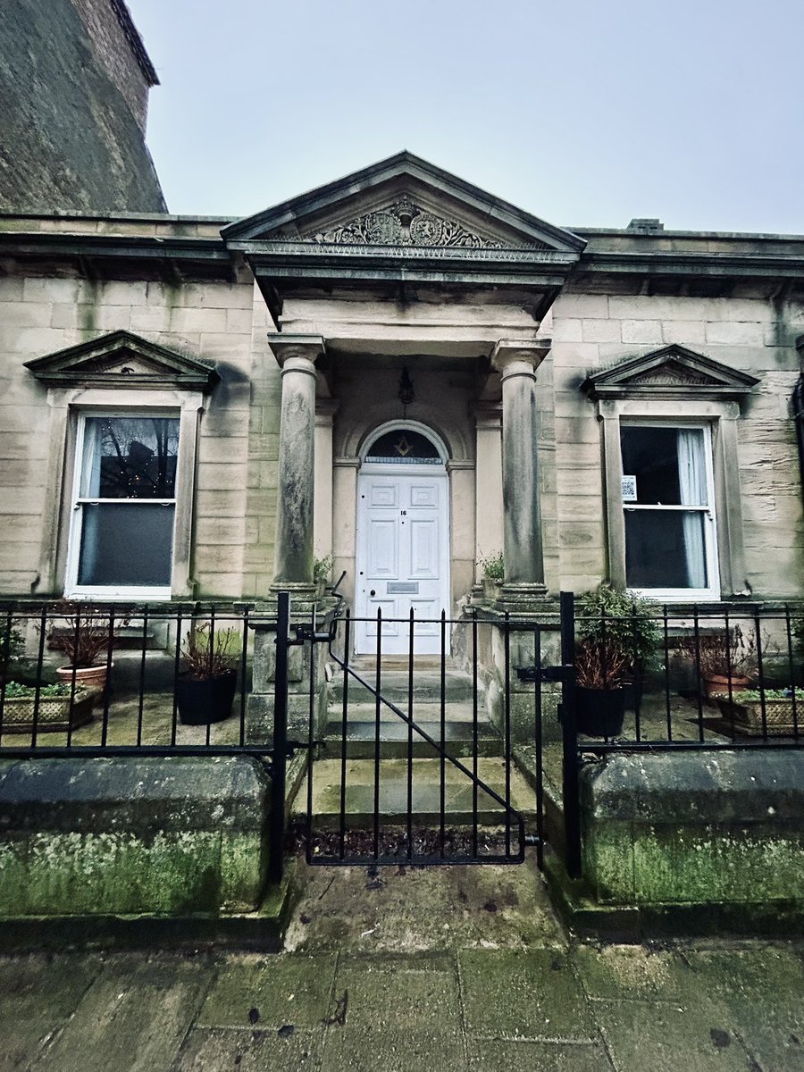 LoveOfGates's tweet image. @sheenz_m_ Surprised windows to start the week #AlphabetChallenge #weekWforWindows #lovegates