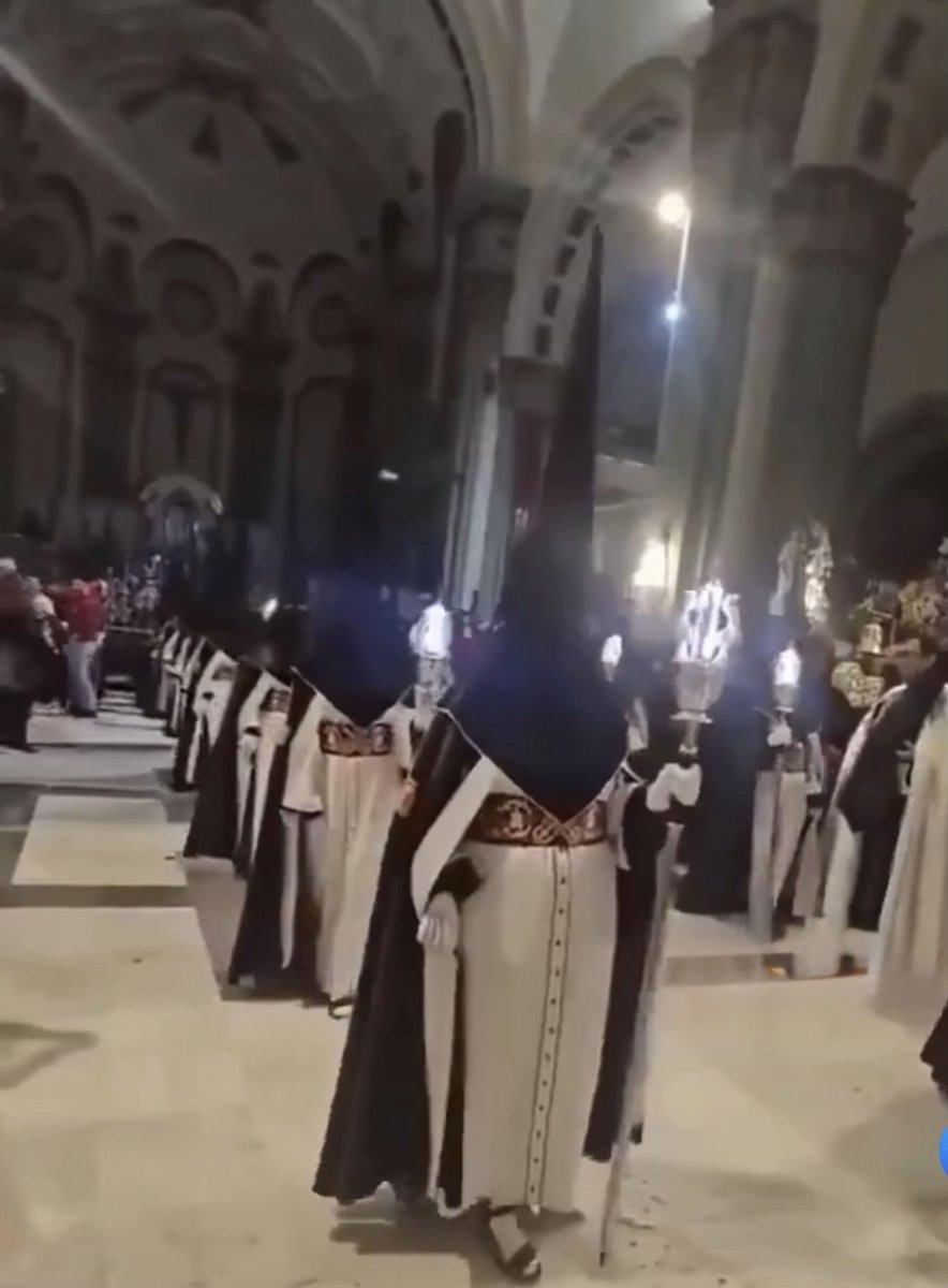 İngilizler kazansaydı Papa Türkiye’ye gelir İznik’de boy gösterir halka açık ayin yapar Müslüman bacılarımıza kendi ilahilerini okutur yıllarca sırtımızdan vuranların yetiştiği ruhban okulunu açar Kürdistan’ı kurmak için katilleri bize kahraman diye yuttururdu iyi ki kazanmadı…