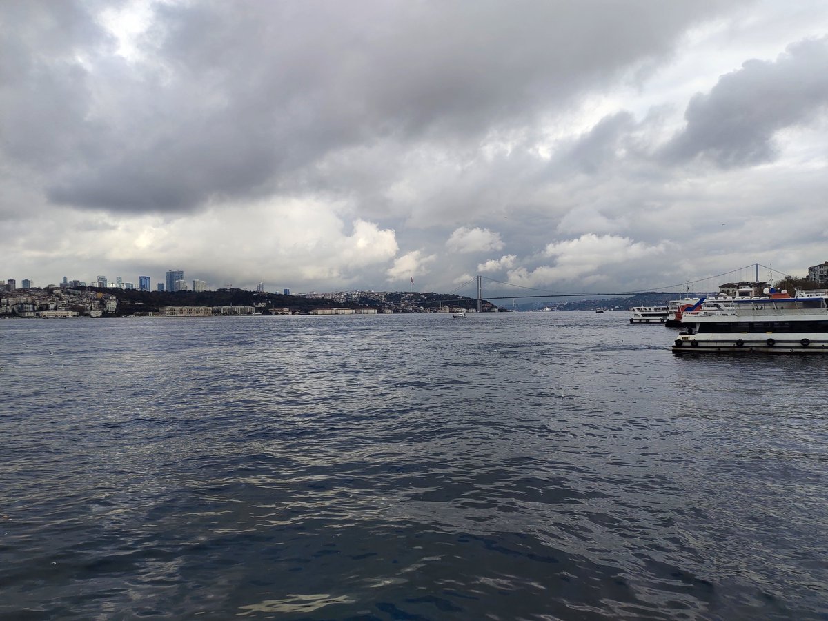 birazdan kadıköye geçicem götü yiyen gsli varsa gelsin