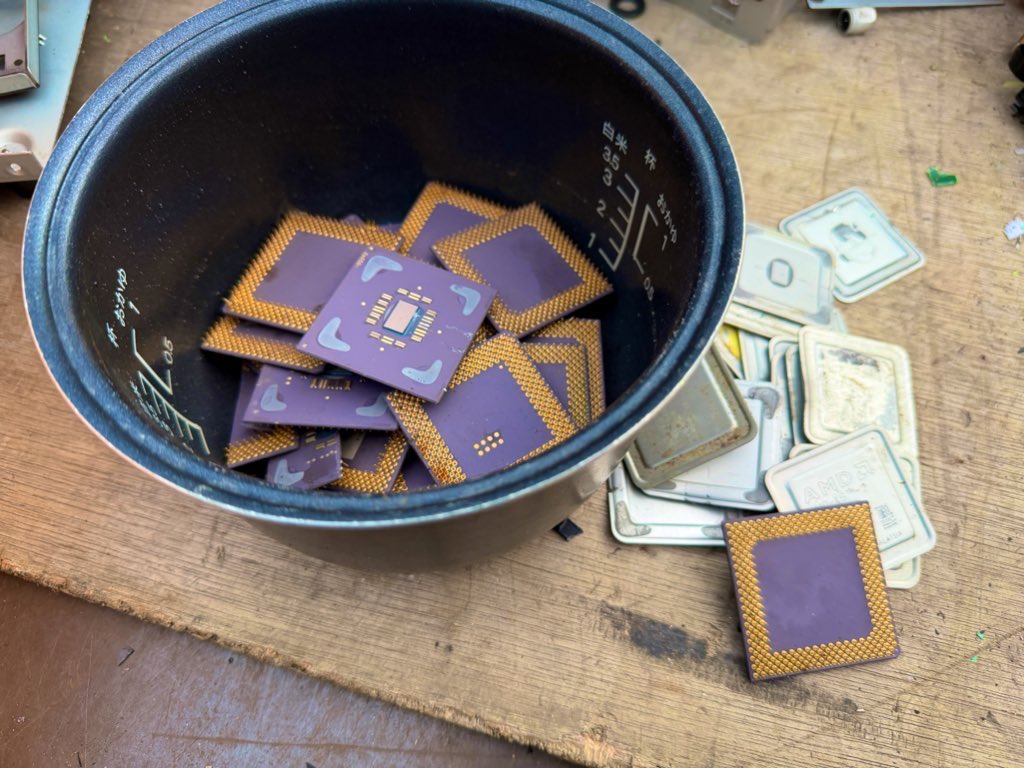 セール中‼︎⭐︎都市鉱山⭐︎大量CPU⭐︎大量銅線⭐︎大量ICチップ⭐︎ セール中‼︎⭐︎都市鉱山⭐︎大量CPU⭐︎大量銅線⭐︎大量IC