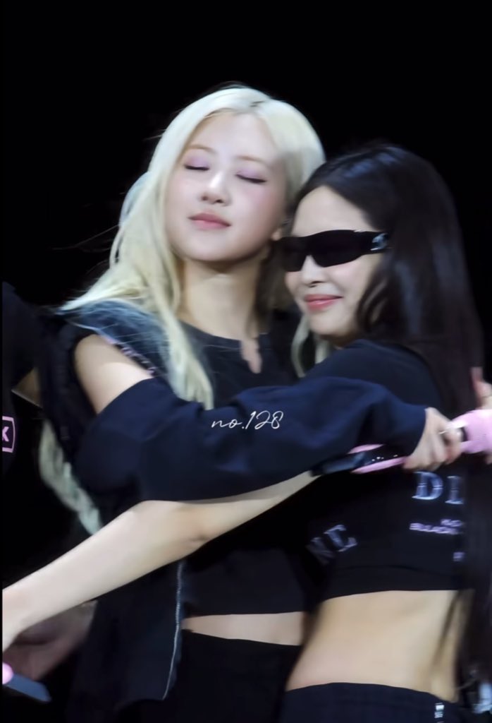 hubby &amp; wifey 🫂