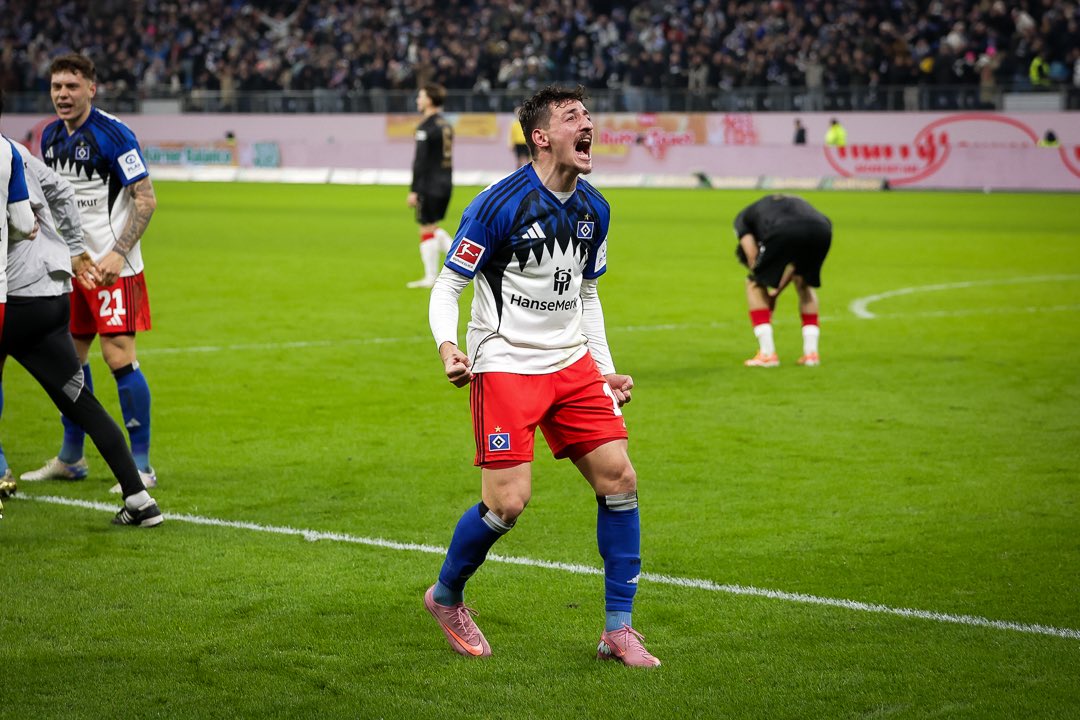 Der Volkspark verliert jegliche Hemmungen… im Besten Sinne 😎

#hsvvfb #nurderhsv