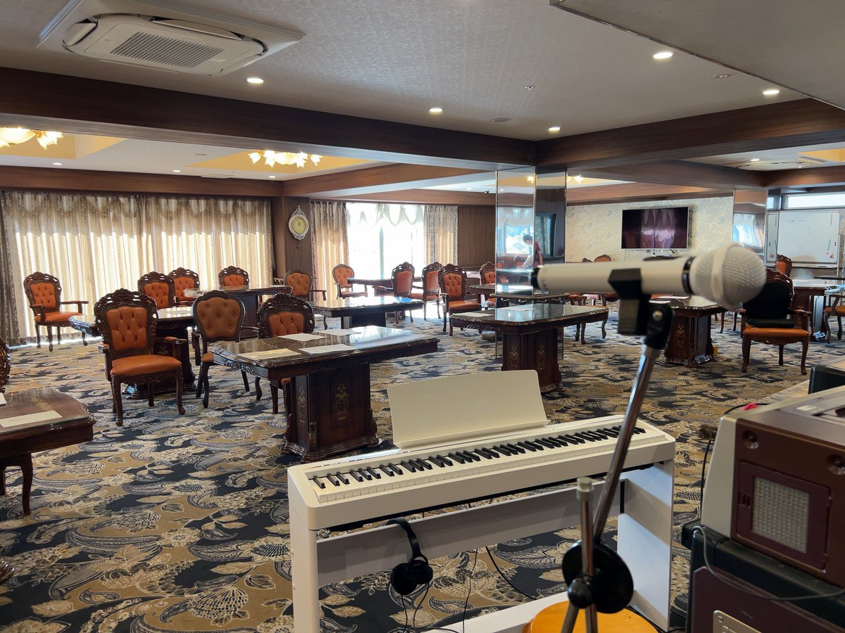 sorte_acappella's tweet photo. 鶴見の老人ホームで歌ってきました！
アカペラ6曲とピアノ伴奏1曲。
新メンバーを迎えた新体制のsoRte* 
みんなで試行錯誤して楽しくライブできました☺

施設の方も利用者さんもあたたかく、また歌いに来てくださいと言ってもらえ嬉しい限りです！

画像は打上げのプルプル杏仁豆腐♡ https://t.co/70am9QMxDw