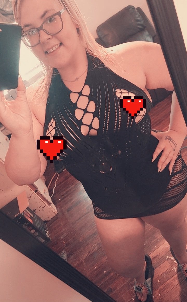 queengreen69's tweet photo. My OF ishalfboff right now until New Year's guys😘 come check me out

https://t.co/hhsW1DYOCC

@followers
@OnlyFans https://t.co/iW4dPGOoQd