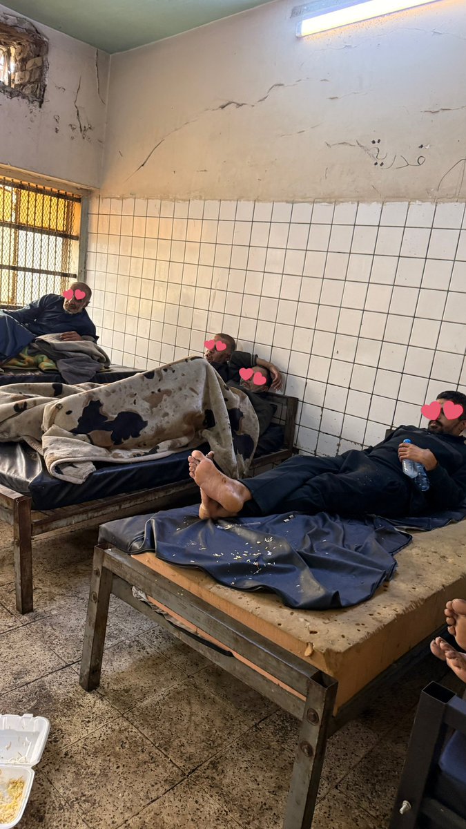 alialkhalede's tweet image. مستشفى الرشاد ( الشماعية )  بداخلها أكثر من 1450 مريض نفسي بقاعات قديمة من الخمسينيات
وميزانية ما تكفي حتى للأكل !!
 و 11 طبيب فقط
الوضع يحتاج ثورة إنسانية: مباني، علاج، أكل، سراير، أطباء، ممرضين، دعم حقيقي ،
نزلاء منسيّين ، نناشد بالتفاتة عاجلة لأن هؤلاء البشر أمانة بارقابكم