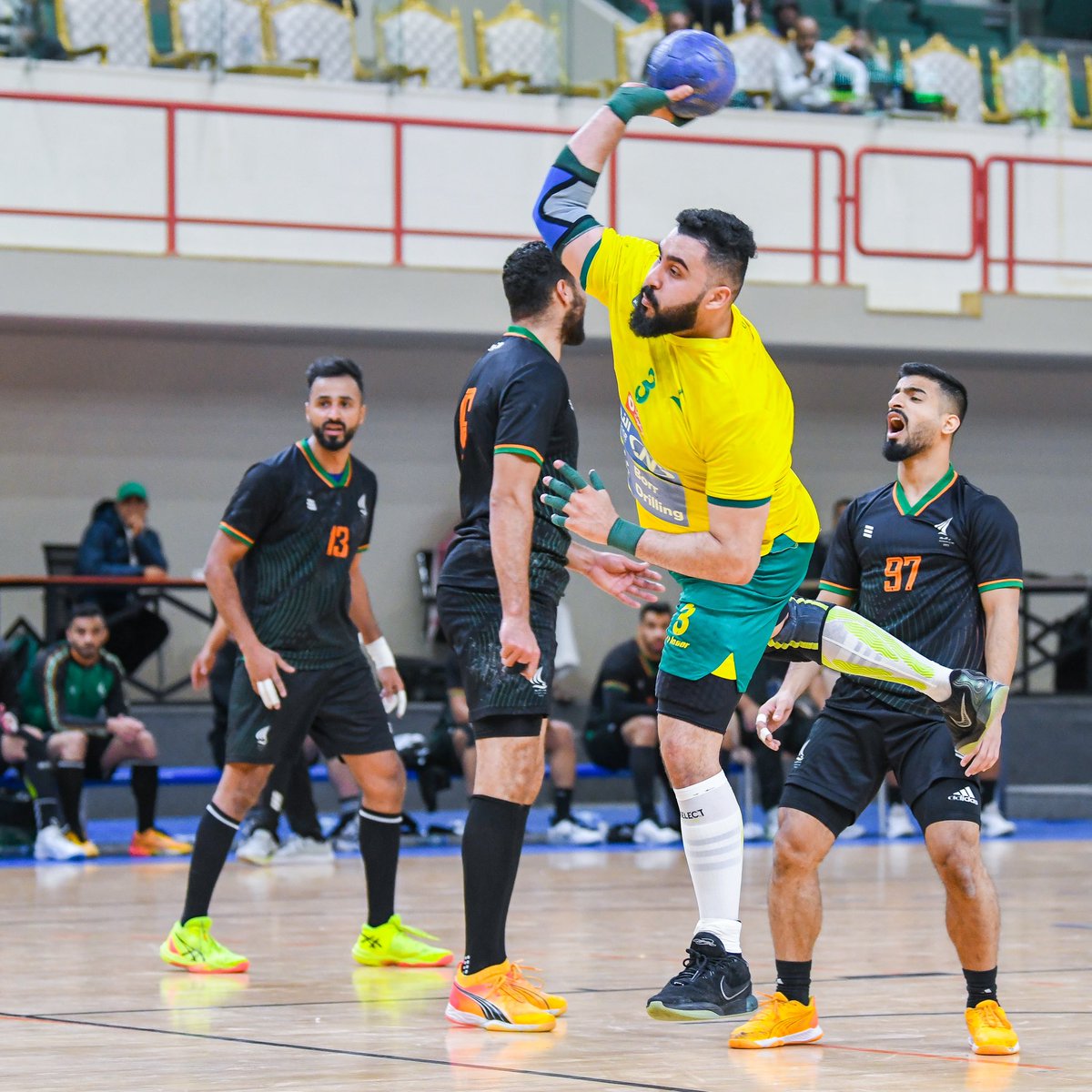 ديربي الشرقية يشعل الجولة العاشرة: الخليج المتصدر يواجه النور في قمة نارية بالقطيف - 
 handwtan.com/9695/ 
#الوطن_الرياضي_لكرة_اليد