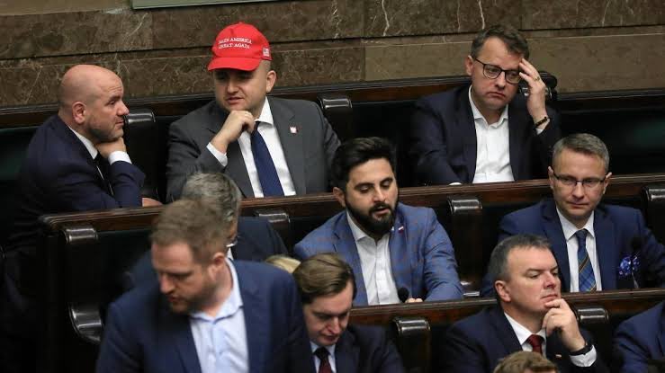 GMalkowska's tweet photo. Ruskie qrwy w polskim Sejmie #belike https://t.co/X5vYWBpMRb
