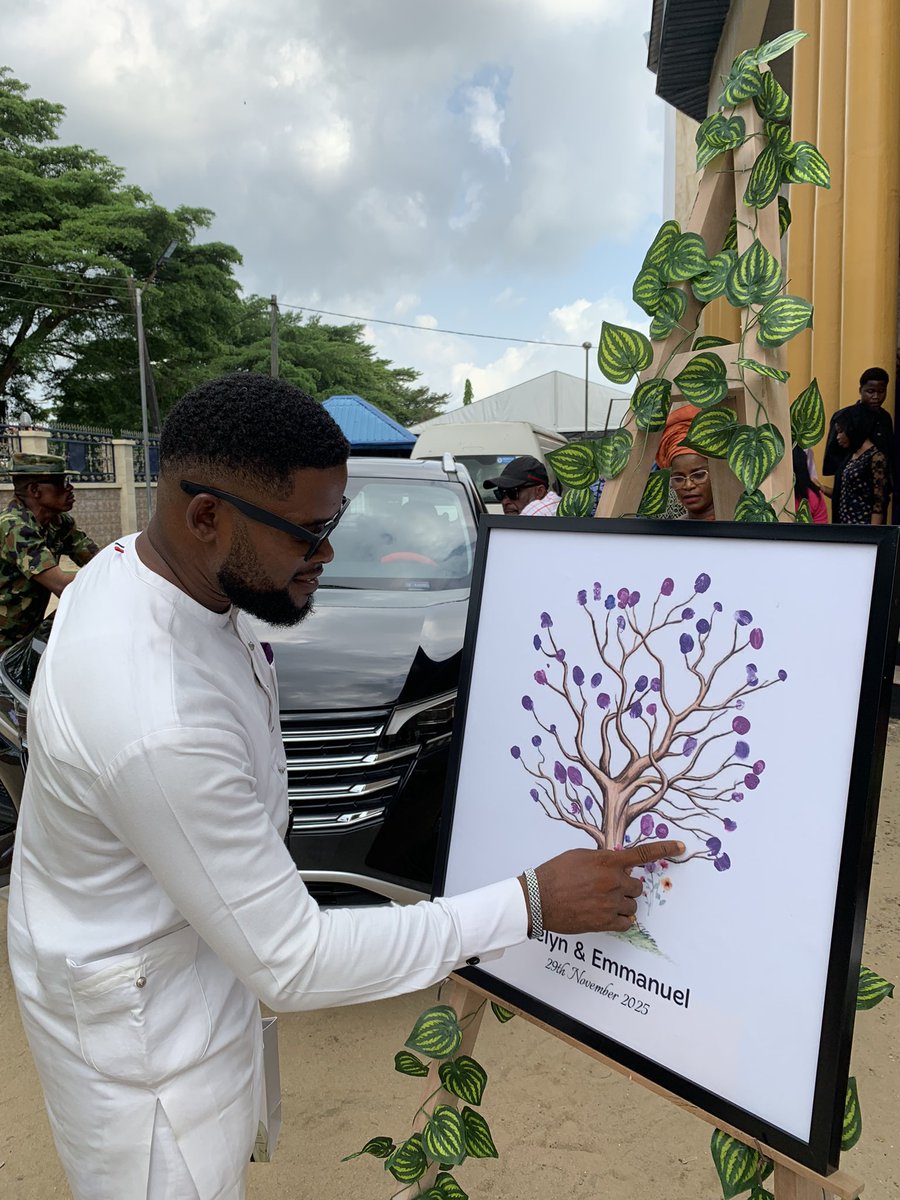 Audreys_Crafts's tweet image. I’m officially opening this as a new line of business under my creative services.
So if you want something different, engaging, and unforgettable for your event, you can book yours 😊

fully customized to your colours, theme, and style.

This is crafted by @Audreys_Crafts