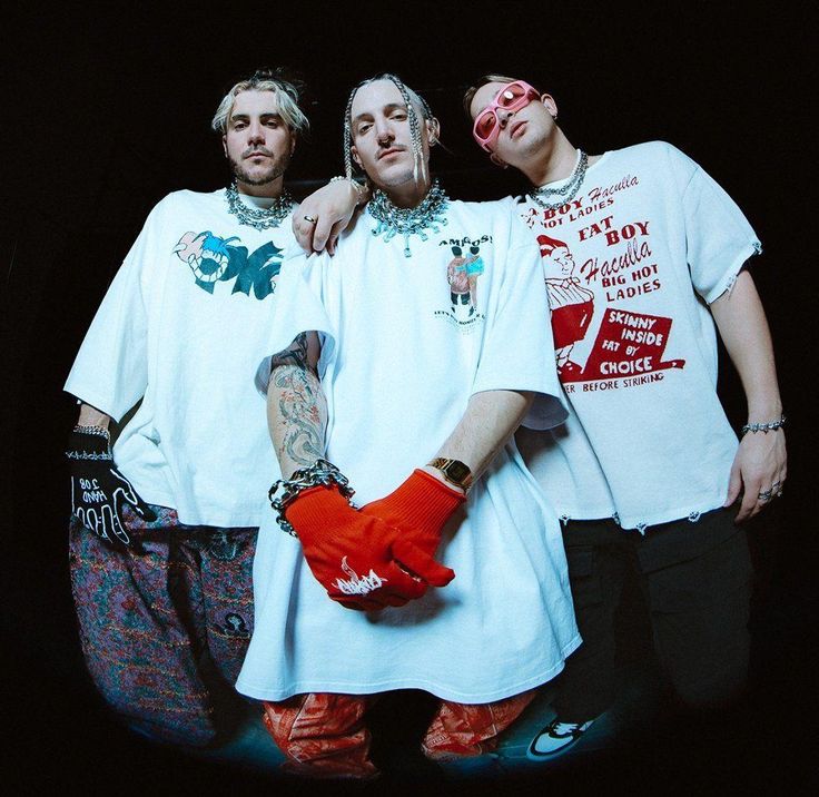 CA_Patryy's tweet photo. You'll know I'm comfy enough around you when I start talking about Chase Atlantic https://t.co/AwJcI9LJg7