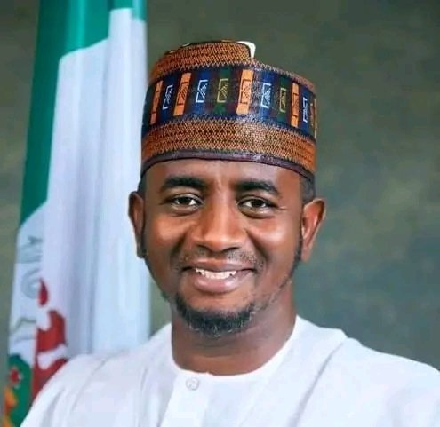 THE SENATE DISSOLVES THE SECURITY AND INTELLIGENCE COMMITTEE CHAIRED BY SENATOR SHEHU BUBA

The Nigerian Senate has approved the dissolution of the leadership of its Security and Intelligence Committee headed by Senator Shehu Buba. The Senate also approved the dissolution of the