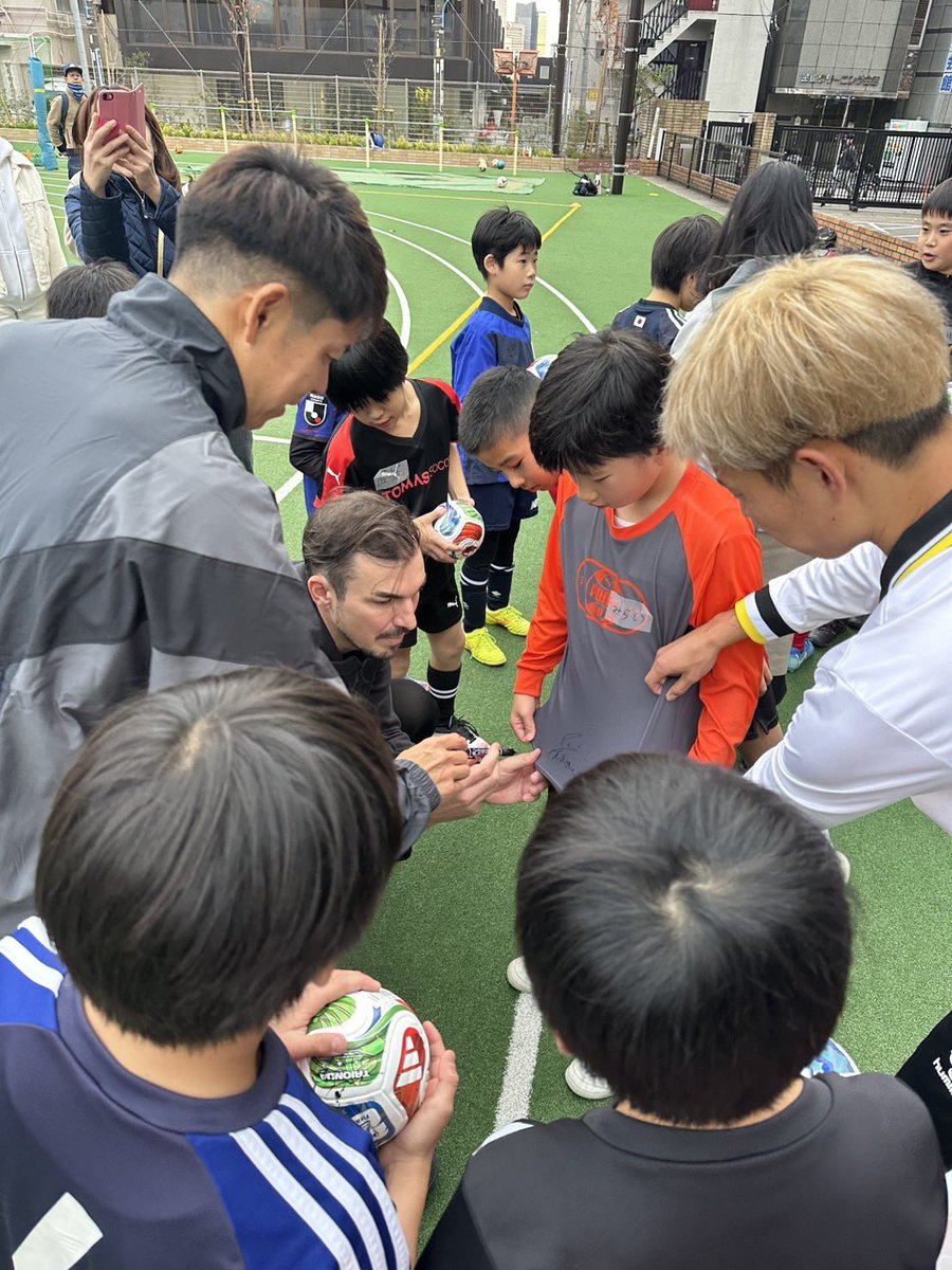 第一回東京シティ交流会
ゲストに伊野波さん、ハーフナーさん、南さん、本田（マキヒカ）さんが来てくれました。
presented by Qalia

有難うございました！