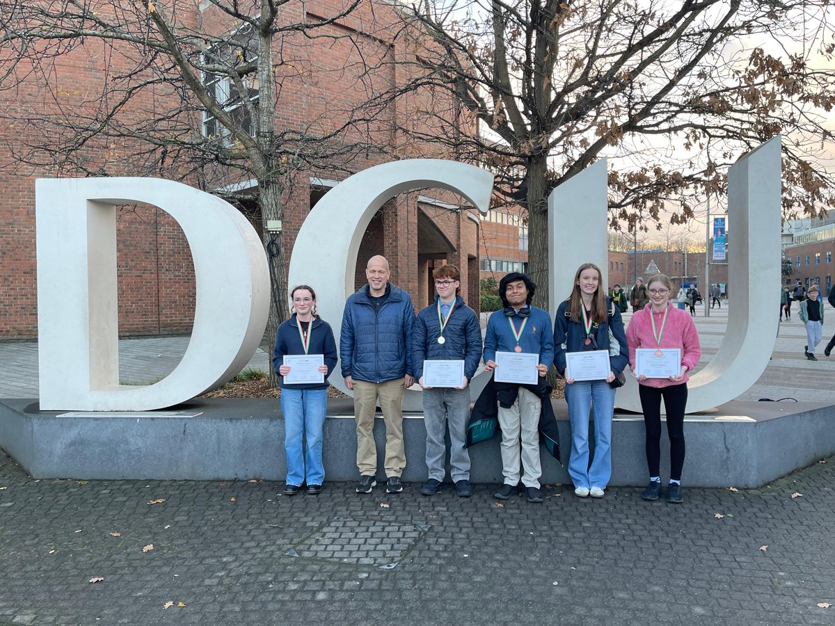ccs_info's tweet image. Congratulations to 5th Year student Aaryan Ghosh who won a bronze medal in the Physics Olympiad of Experimental Science in DCU. 
Heis one of the top 30 physics students in Ireland, to participate in this round. He will now be returning to DCU to prepare for team Sweden in May.