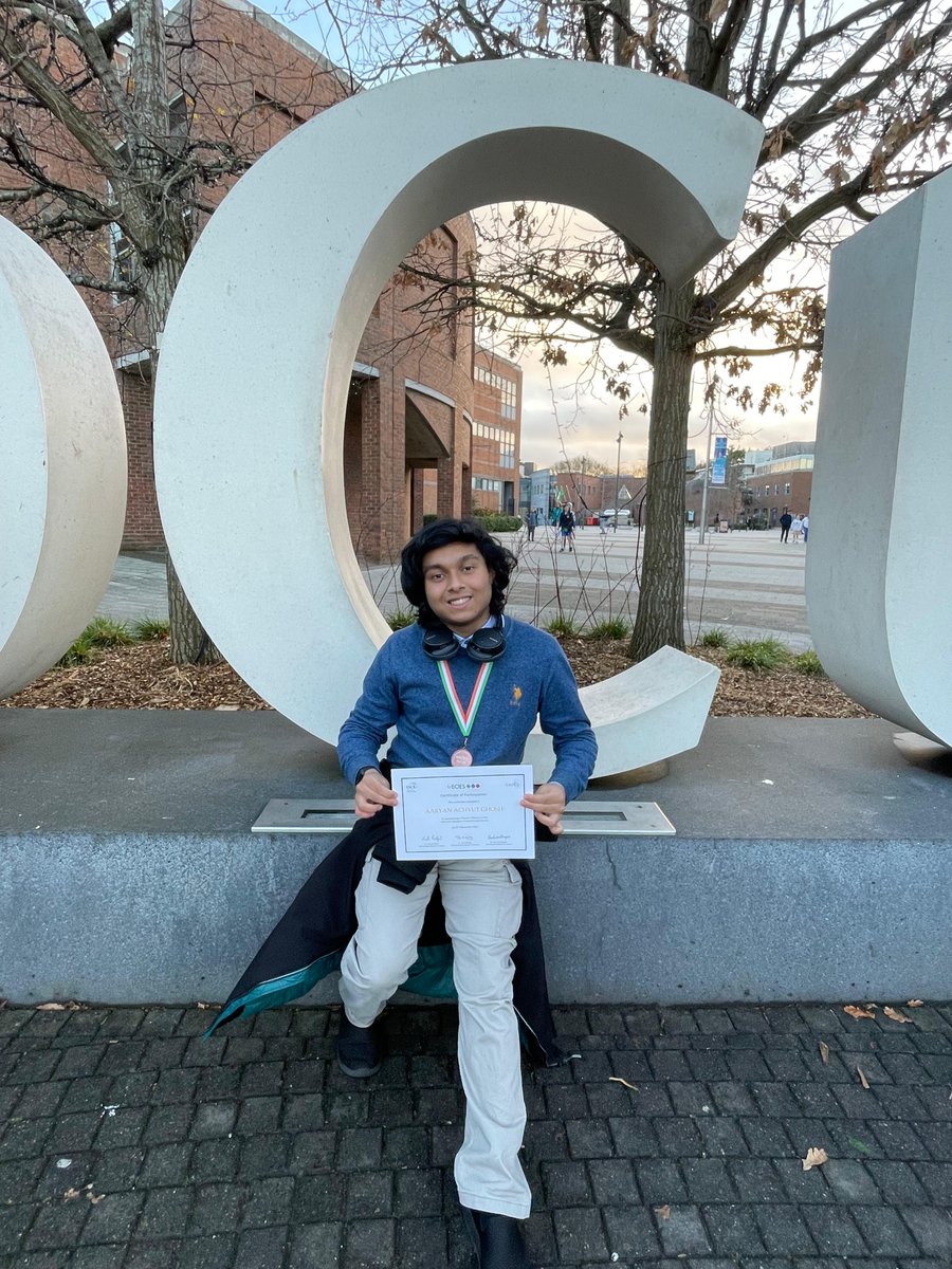 ccs_info's tweet image. Congratulations to 5th Year student Aaryan Ghosh who won a bronze medal in the Physics Olympiad of Experimental Science in DCU. 
Heis one of the top 30 physics students in Ireland, to participate in this round. He will now be returning to DCU to prepare for team Sweden in May.