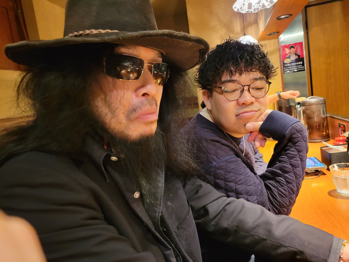 腹ごしらえにつけ麺(２年連続)を食べます

moonnotesはつけ麺屋であえてラーメンを注文してました(２年連続)