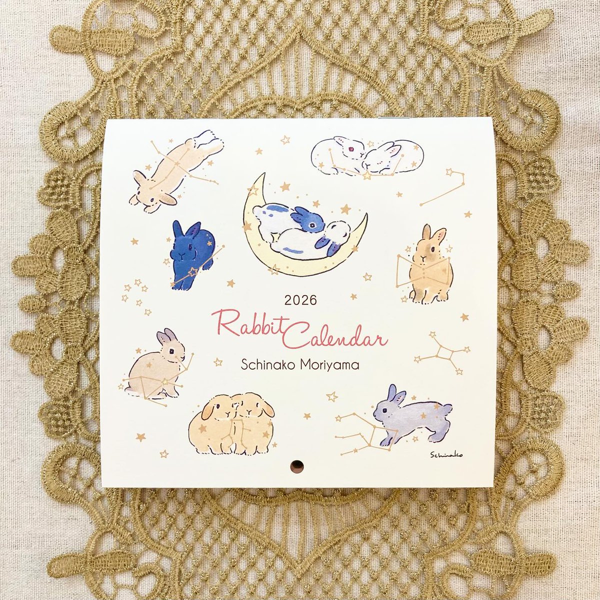tonikaku_usagi3's tweet photo. おはようございます♪
12月3日は「カレンダーの日」だそうです📅
森山しなこさん**『2026 Rabbit Calendar』**
かわいいうさぎさんたちがたまりません🐇💕
当店では、残りわずとなっております。 https://t.co/JRs2z5fIPv