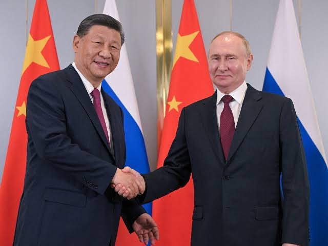 shanaka86's tweet image. BREAKING: Putin Signs Visa-Free Decree for 1.4 Billion Chinese Citizens. Effective Immediately.

December 1, 2025.

The day the post-Western order became irreversible.

While Washington debates, Moscow just opened a demographic valve to one-fifth of humanity. No visas. No…
