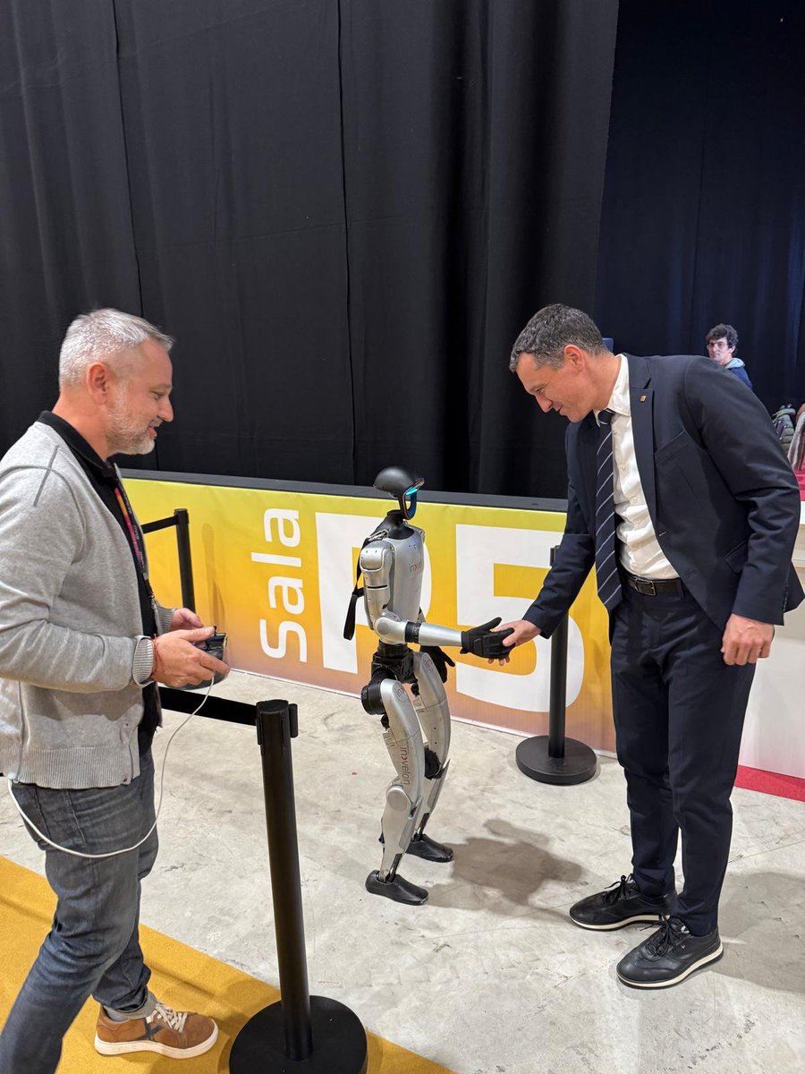 InvelonTech's tweet image. Desde INVELON, hemos participado en el #Agrobiotech Innovation Forum, donde hemos tenido el honor de dinamizar la actividad tecnológica de bienvenida del evento con una demostración de #robótica aplicada.