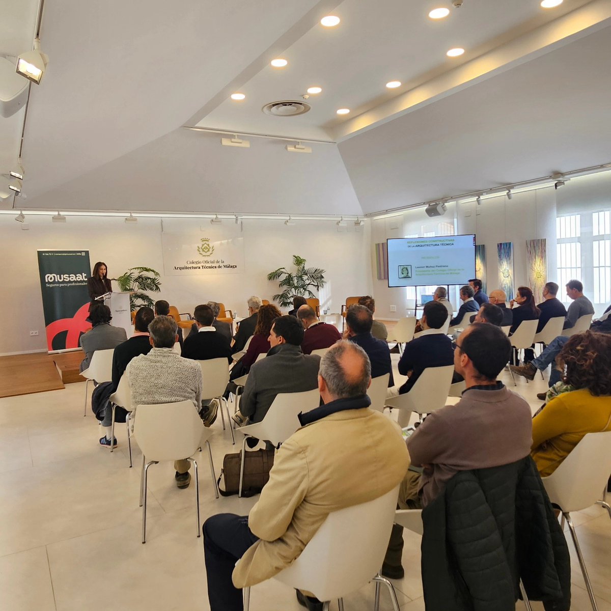 📌 El presidente del COAAT Mallorca, Luis Alfonso de León, asistió la semana pasada a la segunda sesión del Ciclo de Reflexiones Constructivas de la Arquitectura Técnica. Una jornada de gran interés. ¡Gracias a <a href="/aparejadoresma/">Aparejadores Málaga</a> por la invitación y enhorabuena por la organización!