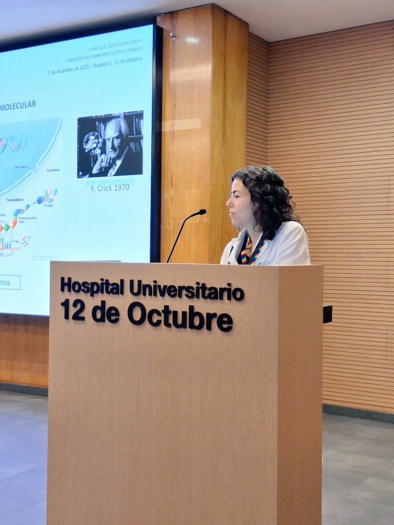 Cardio_H12O's tweet image. Comenzamos la jornada de Genética Cardiovascular y Cardiopatías Familiares Estructurales en @H12Octubre con la bienvenida de @Dra_Vilches y @rmartina77  de @Cardio_H12O y unos conceptos básicos para abrir boca con Carmen Palma de la U. de Genética.