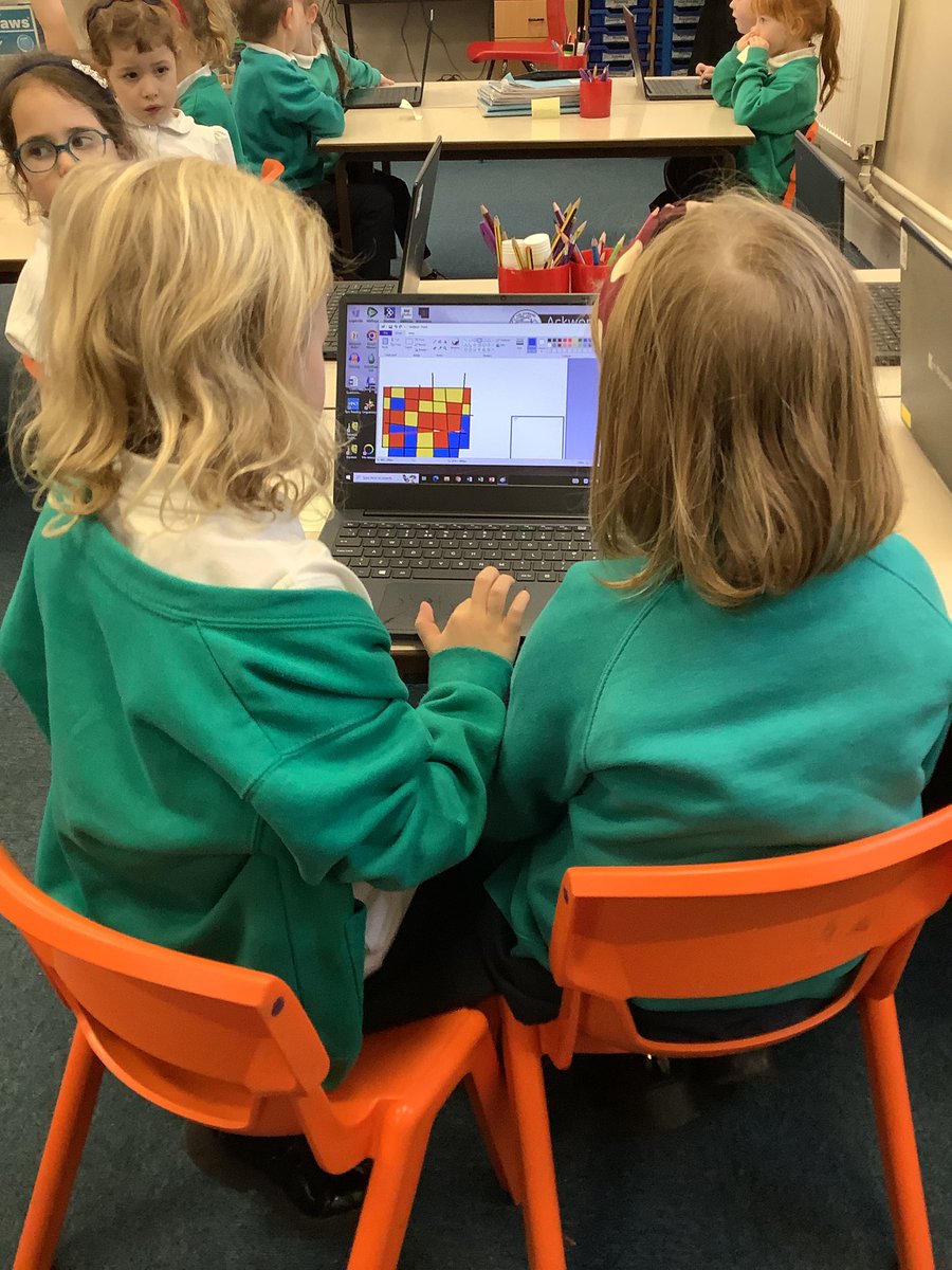 AckworthHoward's tweet image. This week Year 1 did an amazing job using their computer skills to paint, creating digital art. #AckworthHowardComputing