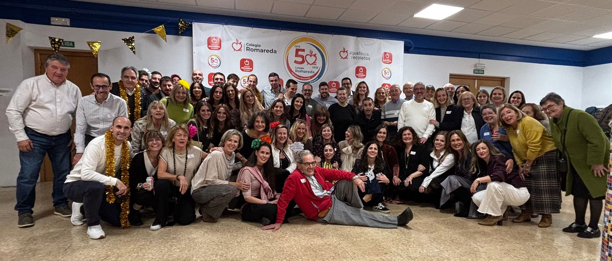 🎂ᔕ50 ᗩñOSᔕ🎂
𝗔𝗻𝘁𝗶𝗴𝘂𝗼𝘀 𝗽𝗿𝗼𝗳𝗲𝘀𝗼𝗿𝗲𝘀:

🧑‍🏫En este aniversario nos reunimos con antiguos profesores del #colegioRomareda

😍Emotivo y bonito reencuentro.

💖🤗👏
#agustinosrecoletoszaragoza #agustinosrecoletosromareda #50años #aniversario