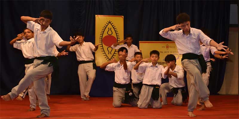 Arunachal24in's tweet image. RKM Narottam Nagar &amp;amp; SPICMACAY hold workshops on Dhrupad and Sattriya, training youth under master artistes.
Read More-  arunachal24.in/?p=99442 
#SPICMACAY #RKM #Dhrupad #Sattriya #Arunachal #ClassicalArts #Youth #CulturalEducation #Deomali #NarottamNagar