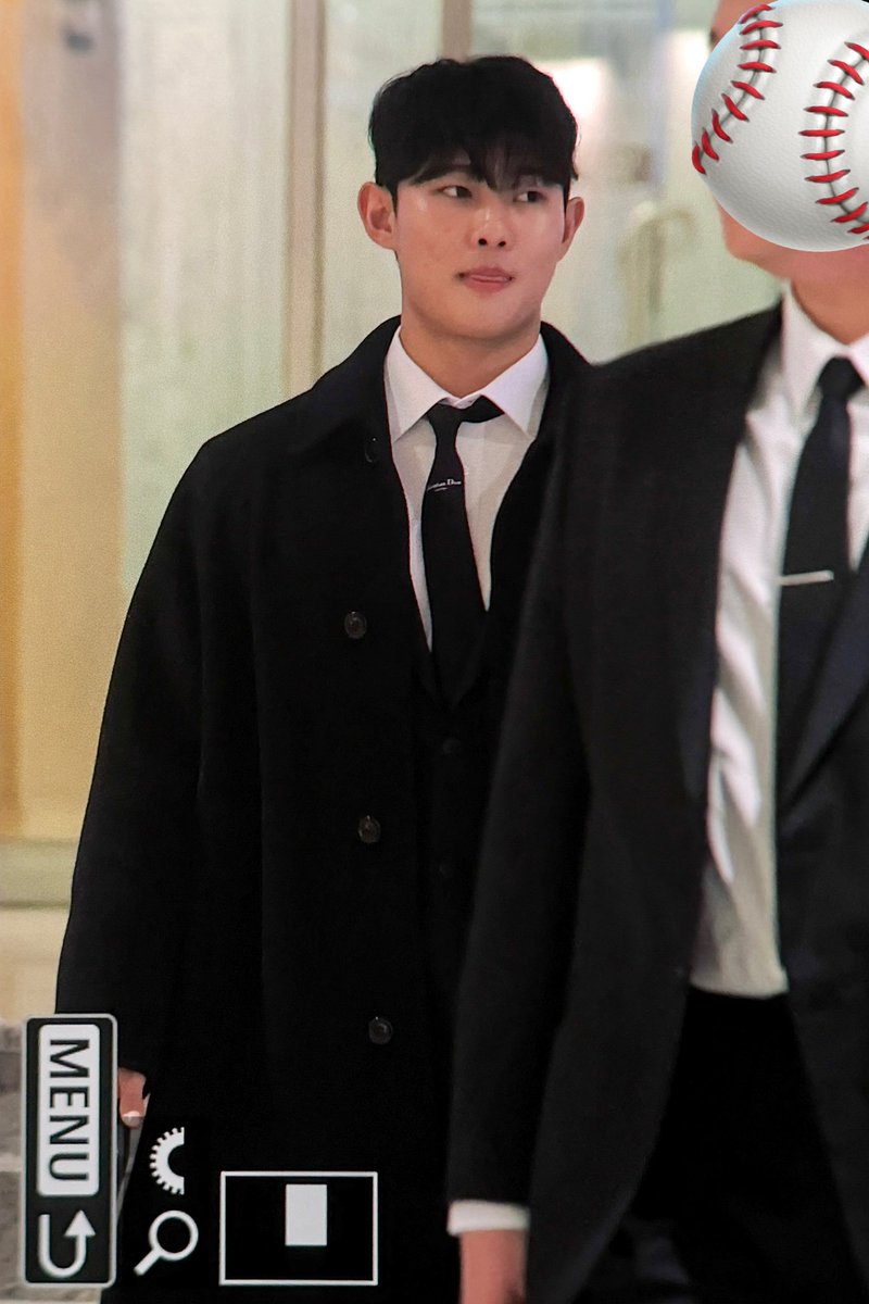 코드 tweet media