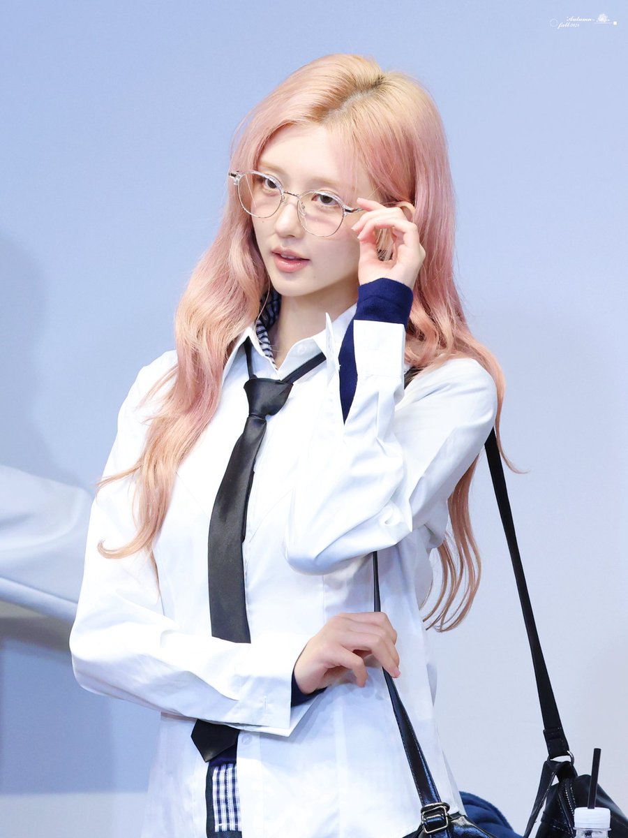 Autumn-fall tweet media