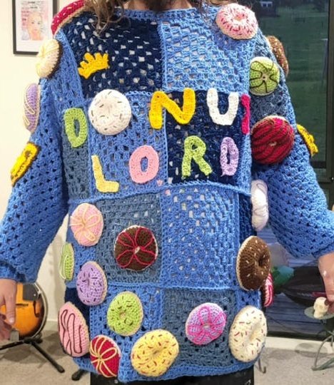 ドーナッツ卿のセーター