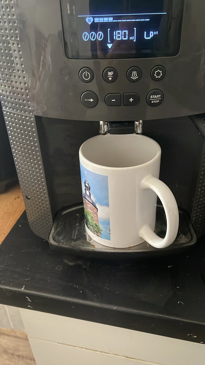 Dieses Land steht vor der Kippe. Ich hatte noch nie so wenig Zuversicht. Wacht auf, und weckt die, die noch schlafen.
Es geht nicht mehr um Deindustrialisierung, diese Verbrecher wollen uns ausrotten. 
Deswegen gab es die Pandemie, der Ukraine Krieg, und jetzt die Inflation.